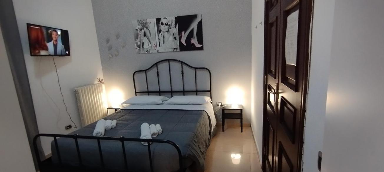 B&B Nancy Napoli Bagian luar foto