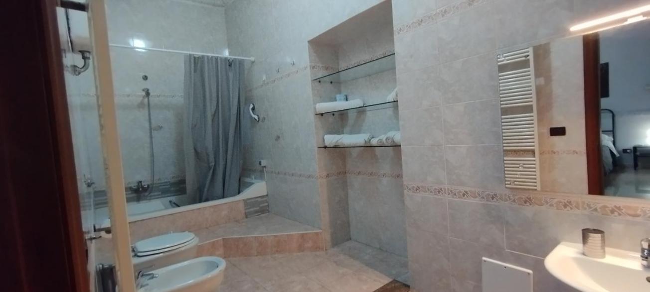 B&B Nancy Napoli Bagian luar foto